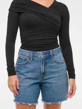 Abercrombie Curve Love High Rise Loose Short